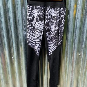 Byzella Black and White legging with Mesh at the back